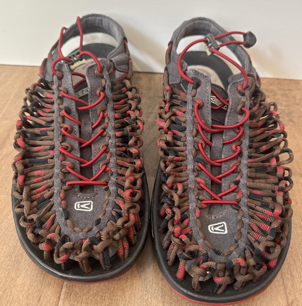 KEEN UNEEK Mens 11 Brown Red Bungee Cord Water Shoes 1014620